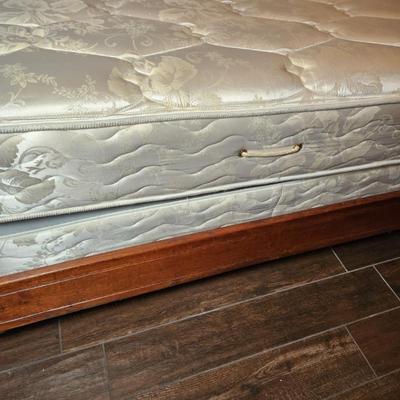 Sale Photo Thumbnail #576