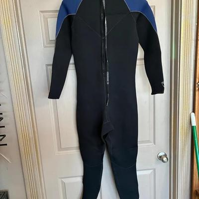 Surfing Wet Suit