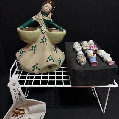 Kaye Of Hollywood Double Vase, Bisque Figurines