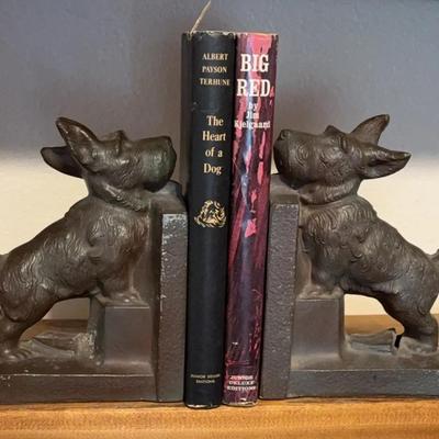 2~Vintage Scottish Terrier Dog 6” Metal Bookends * 1945 Big Red; 1924? The Heart Of A Dog 