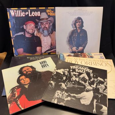 3~ WILLIE NELSON; 3~KRIS KRISTOFFERSON; SHEL SILVERSTEIN; ROY ORBISON  Records LPs