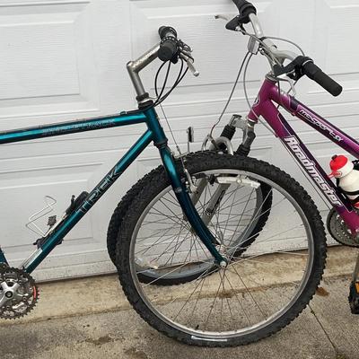2 Mountain Bikes * Trek Single Track 930 * Roadmaster Mt Sport Ax