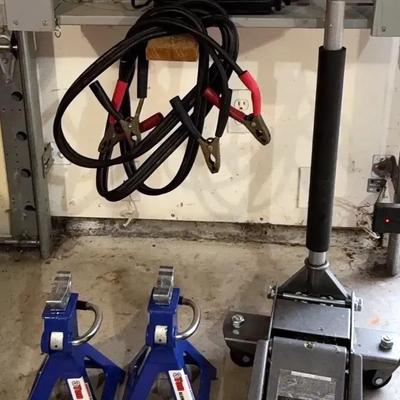 3~Ton Hydraulic Floor Jack; 2~Jack Stands; 2~Hitches & Schauer 6 Amp Battery Charger 
