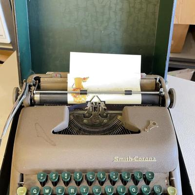 SMITH CORONA STERLING TYPEWRITER with Working Key