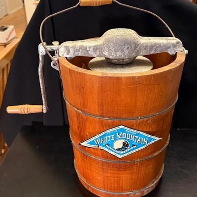 15” Vintage White Mountain Ice Cream Freezer 