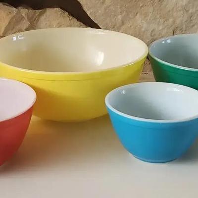 Pyrex Primary Color Mixing Bowls 