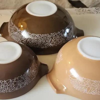 Pyrex Woodland Cinderella Mixing Bowls. 