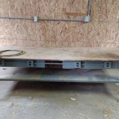 Big Powered Bench W Vise