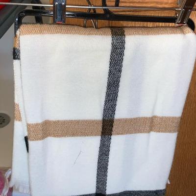 Sale Photo Thumbnail #302