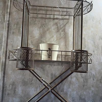 Collapsible Plant Stand