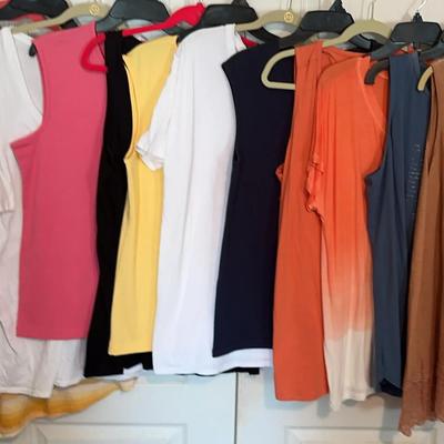 Tanks And T-shirts - L