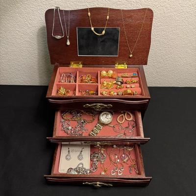 Lovely Vintage Jewelry Chest