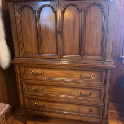 Weiman’s Rockwood Collection Solid Wood Wardrobe With Brass Hardware