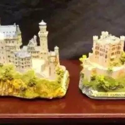 Neuschwanstein & Hohenschwangau Miniature Castles with Wooden Display Shelves