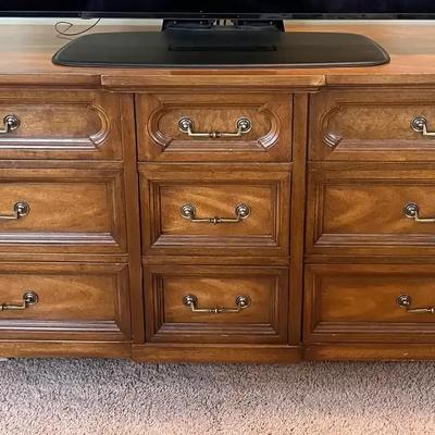 Walnut-Tone Weiman Nine-Drawer Dresser with Brass Accents