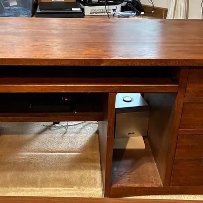 Tradewins Desk And Desk Chair