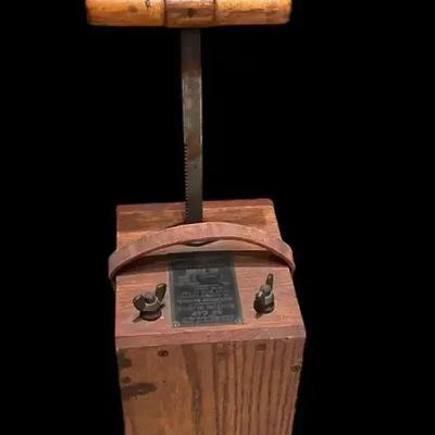 Hercules 50 Cap Blasting Machine