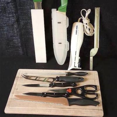Knives + Cutting Board