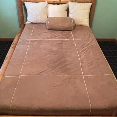 Microsuede Full Bedspread with Pillows