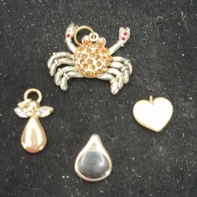 Pendants (Fashion )