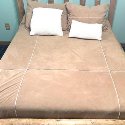 Microsuede Queen Bedspread with Shams and Pillows