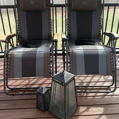 TIMBER RIDGE Zero Gravity Recliners & Outdoor Lantern Set