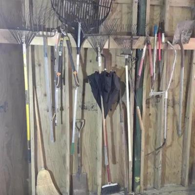 Gardeners Delight, Lawn And Garden Hand Tools Lot