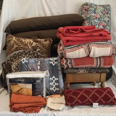 Collection of Bed Linens, Throws & Accent Pillows with Small Ottoman
