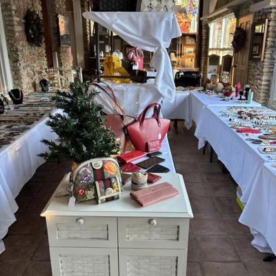 Sale Photo Thumbnail #45