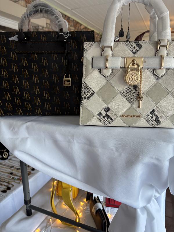 Sale Photo Thumbnail #51