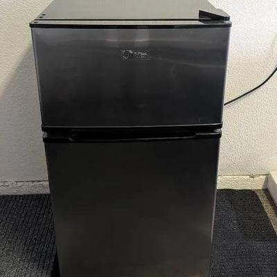 Midea Mini Fridge With Freezer 3.1 cu.ft.