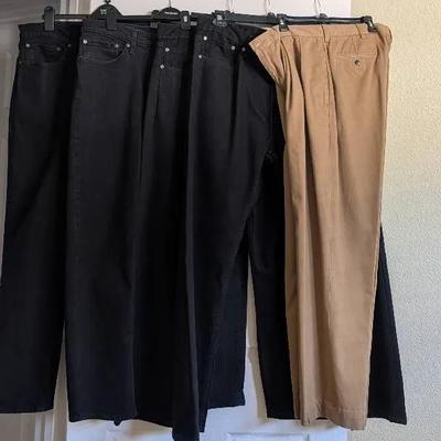 4 Pairs Of Men’s Levi’s & 1 Pair Men’s Polo Pants (Size 36/30)