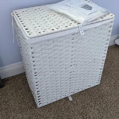 Crehimfy Collapsible White Wicker Laundry Hamper(Fabric Liner Bag w/2 Compartments) 