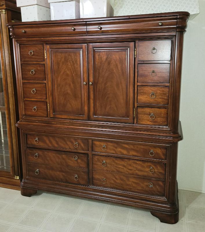 Sale Photo Thumbnail #4