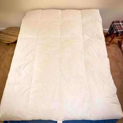 National Sleep Products Deck Feather Queen Comforter HEAVY!