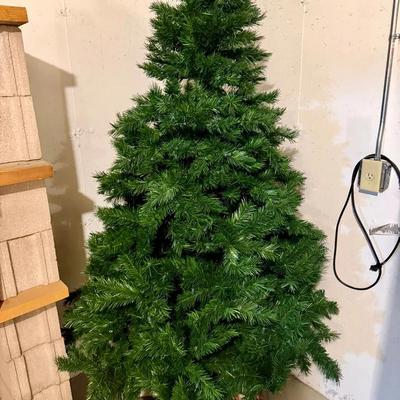 Faux Christmas Tree With Lights 