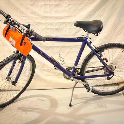 Giant ATX 870 Bicycle