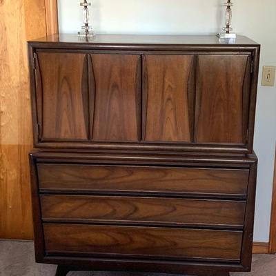 Sale Photo Thumbnail #3: United Furniture Co. MCM bedroom set
