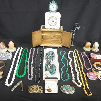 Vintage Jewelry, Décor & Accessory Assortment