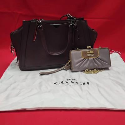 Coach Handbag & Wallet Set – Excellent Condition
