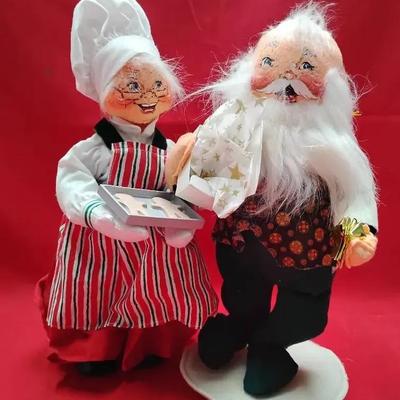 2004 Annalee Doll Lot – Baking Mrs. Claus & Santa Gift Wrapping Figures (2 pcs)