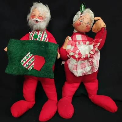 Annalee Mobilitee Dolls – 1971 Mr. & Mrs. Claus Pair