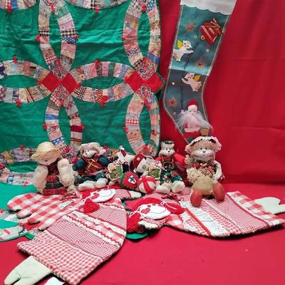 Vintage Christmas Textile & Decor Lot – Quilted Pieces, Stocking & Dolls
