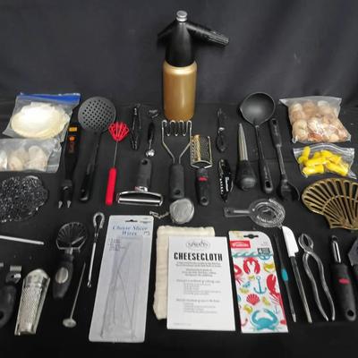 Large Mixed Kitchen Tools & Barware Lot