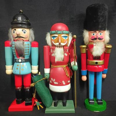 Set of 3 Large Nutcrackers – Erzgebirge Seiffen & Decorative China
