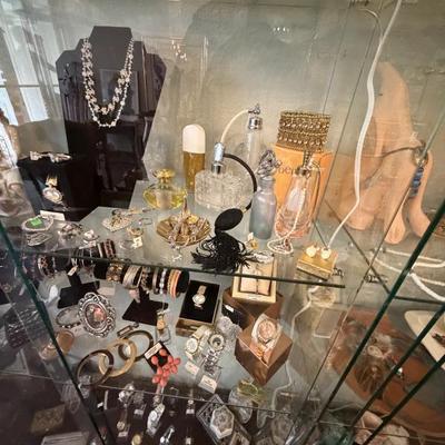 Sale Photo Thumbnail #69