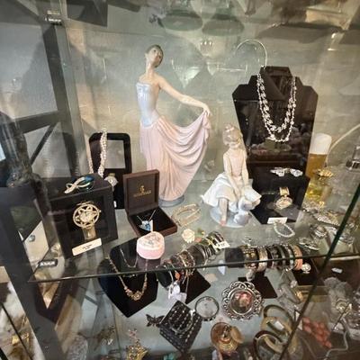 Sale Photo Thumbnail #72