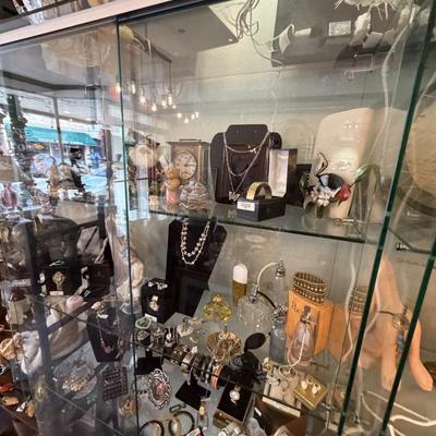 Sale Photo Thumbnail #64