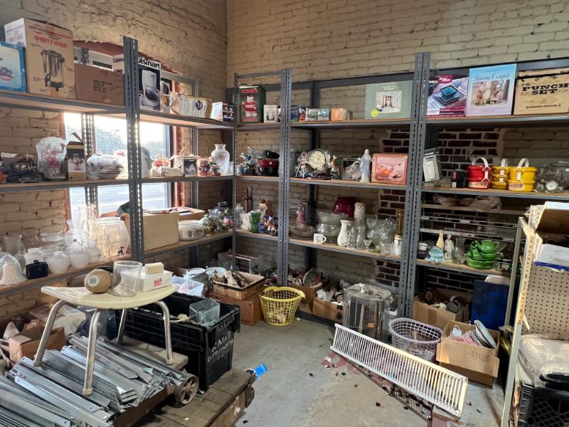 Sale Photo Thumbnail #106