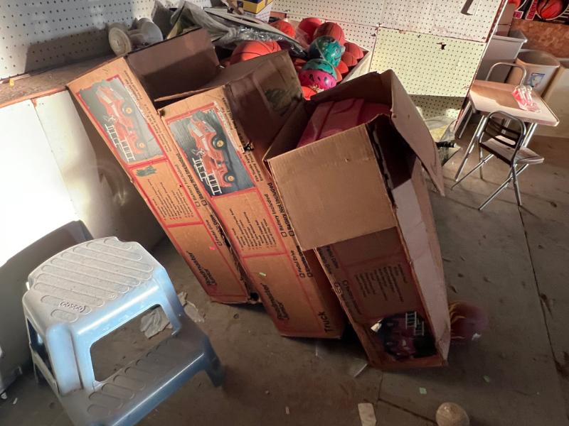 Sale Photo Thumbnail #136